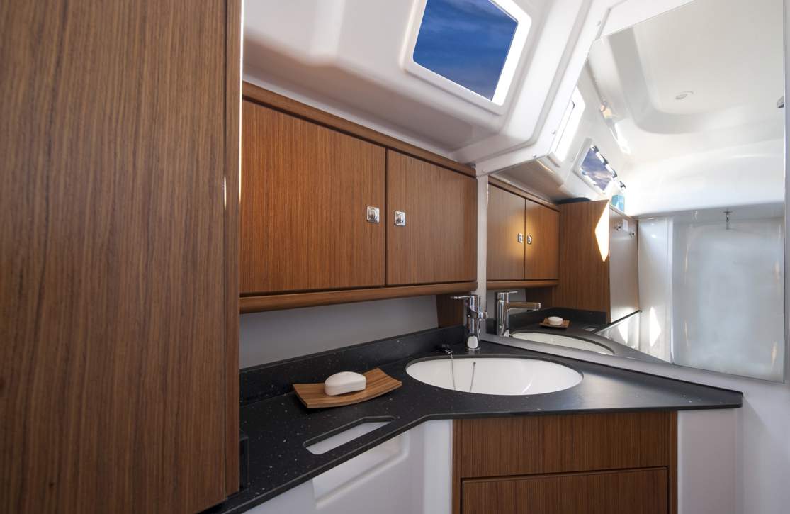 Bavaria C34_Interior - 1.jpg