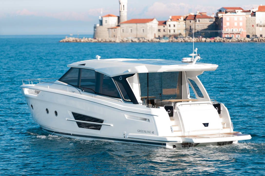 GL45COUPE Hybrid Ex Highres 8