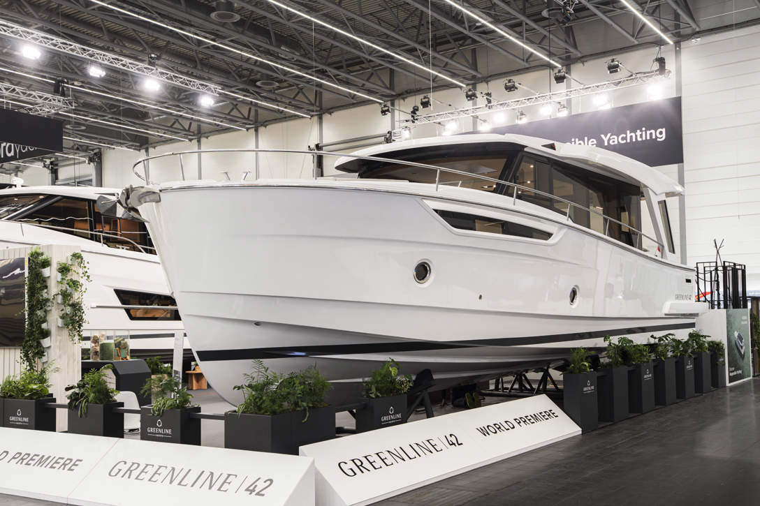 GL42 Exterior 2