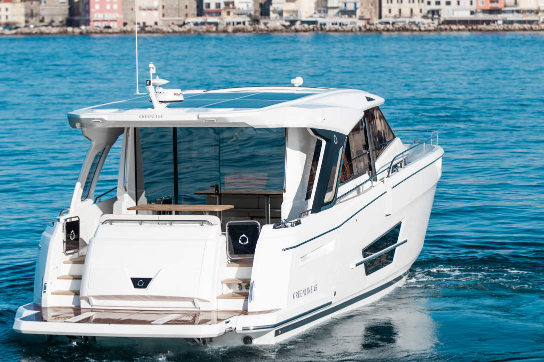GL45COUPE Hybrid Ex Highres 36
