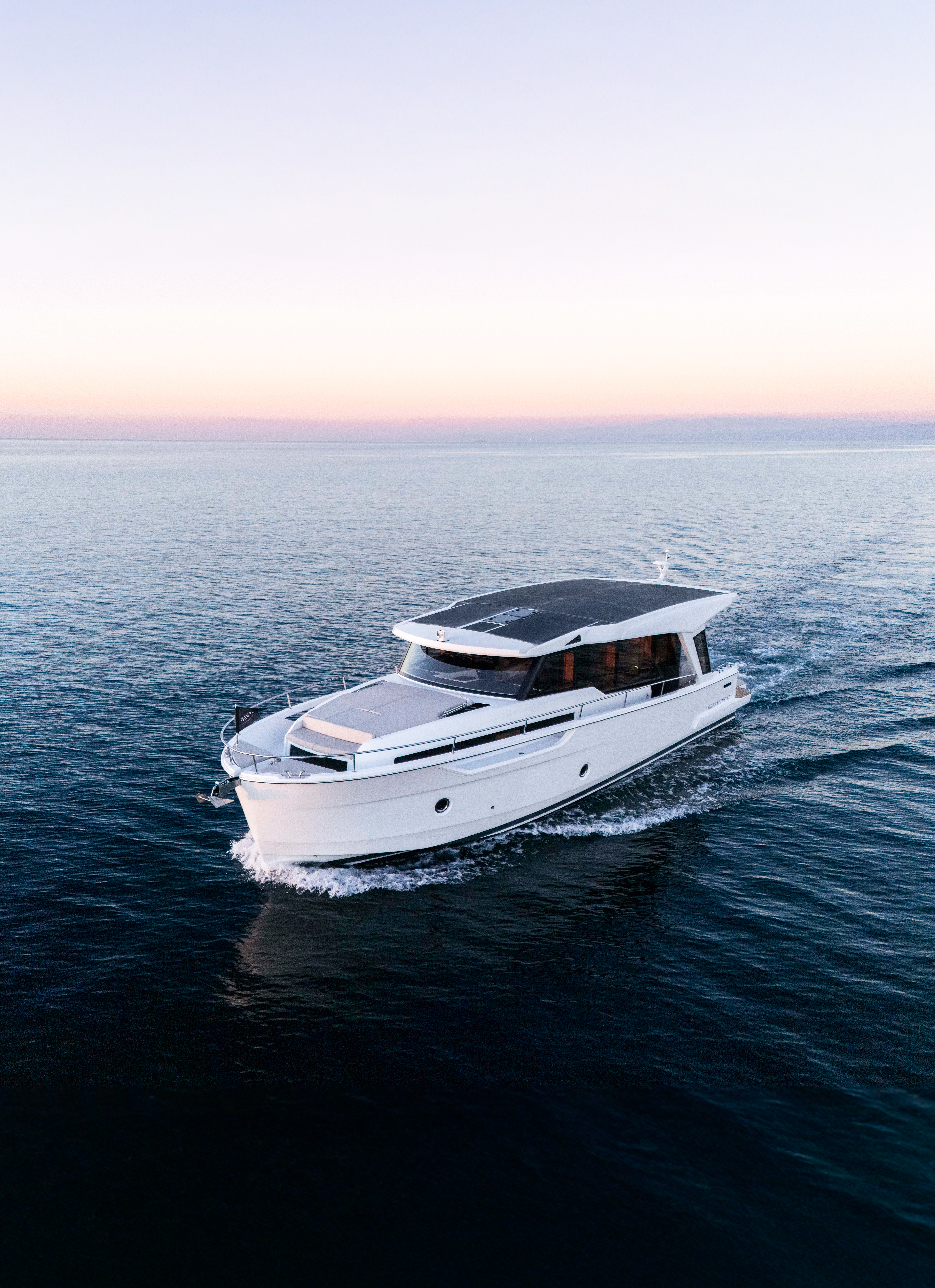 Greenline 42 Exterior 3