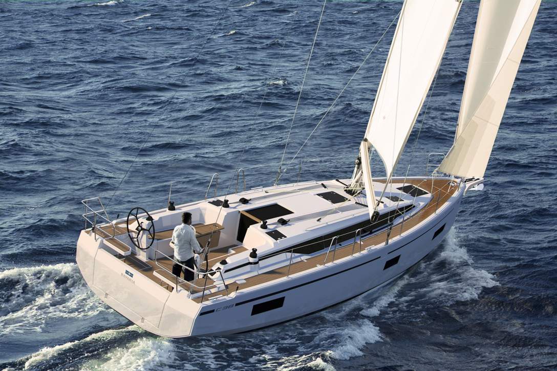 Bavaria C38 Exterior - 7.jpg