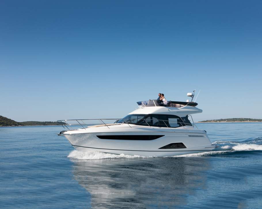 Bavaria R40 Fly_Exterior - 1.jpg