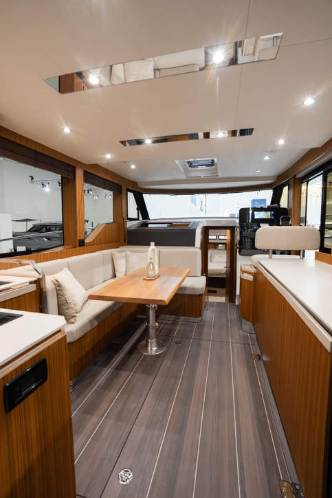 GL42 Interior 4