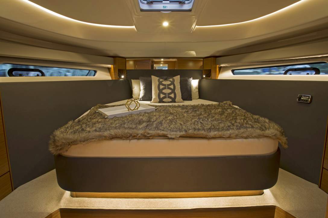 Bavaria SPORT 450 Coupe_Interior - 4.jpg