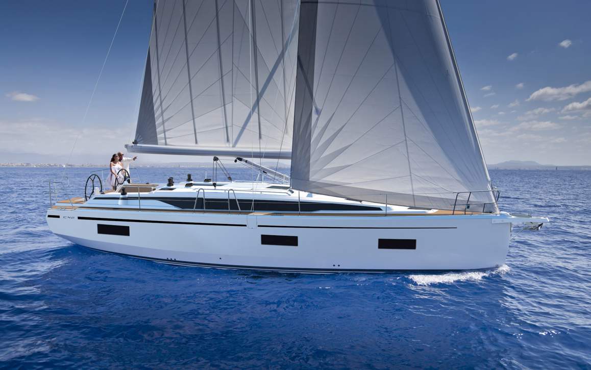 Bavaria C42 Exterior - 1.jpg