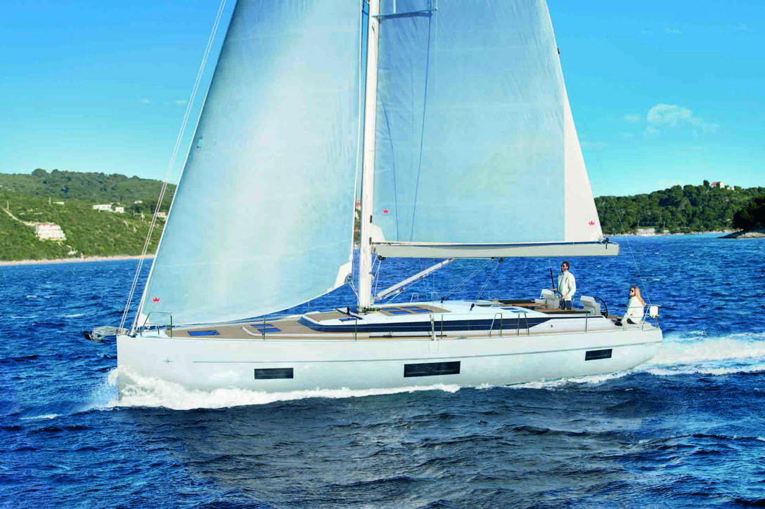 Bavaria C50 Exterior - 3.jpg