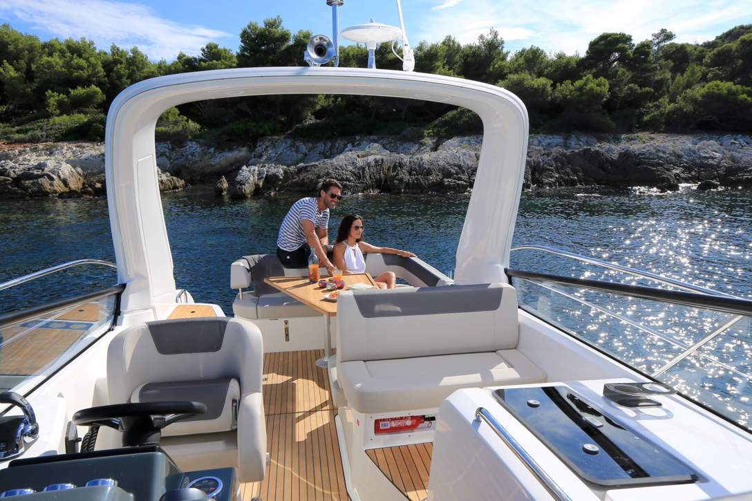Bavaria SPORT 300_Exterior - 2.JPG