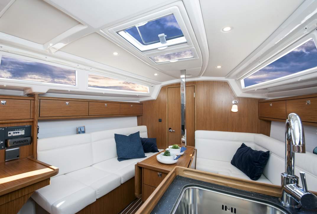 Bavaria C34_Interior - 5.jpg