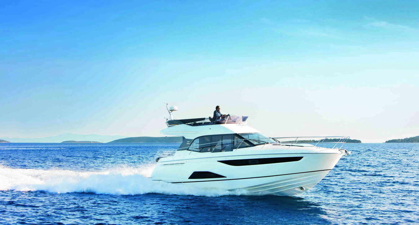 Bavaria R40 Fly_Exterior - 8.jpg
